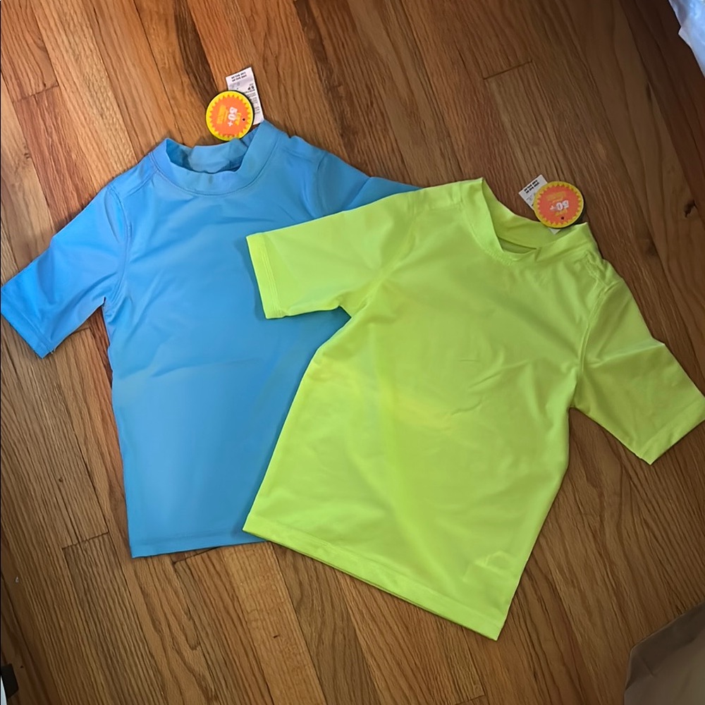 ✨ Children’s Place ✨ NWT Set Of 2 Boy’s Rashguard Swim Shirts Size Small 5/6